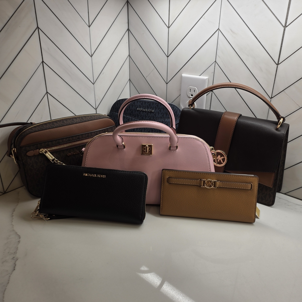 Michael Kors Black Wallet Elegant Leather Accessory